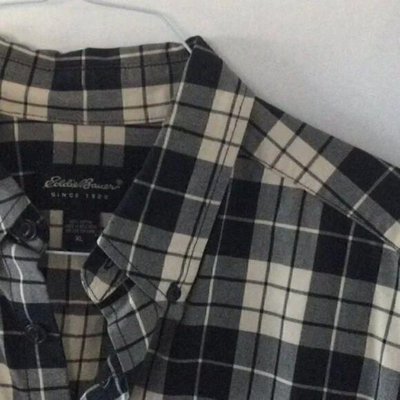 Eddie Bauer Men’s Casual Button Down size XL - Picture 3 of 8